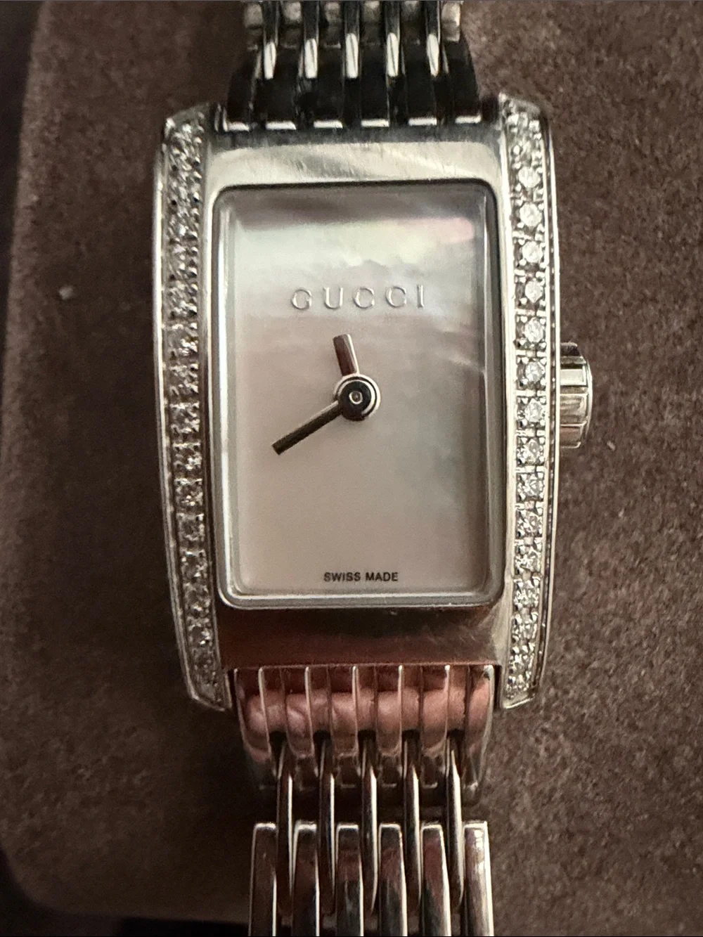 Gucci Authentic silver Women's Diamond-Trim Rectangular Bracelet Watch PUT AN OF